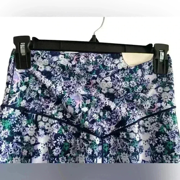 NWT OFFLINE By Aerie Real Me High Waisted Crossover Floral Legging - Picture 5 of 7